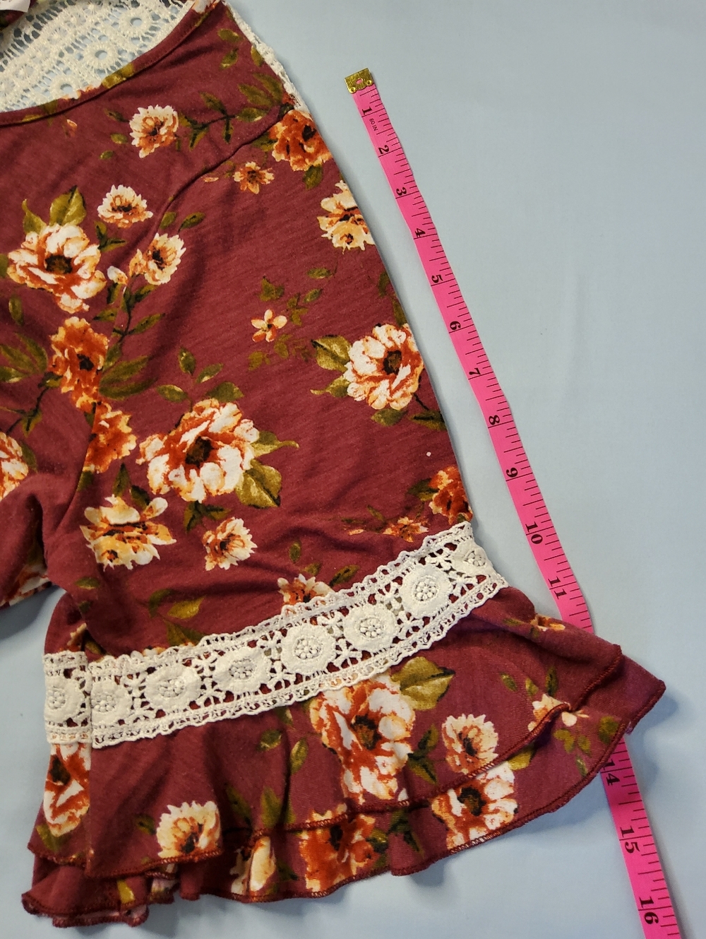 Siren Lily Floral Blouse with Lace - Picture 9 of 10